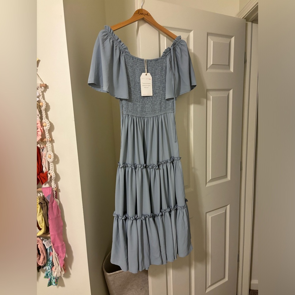 Ivy City Co Midi Dress